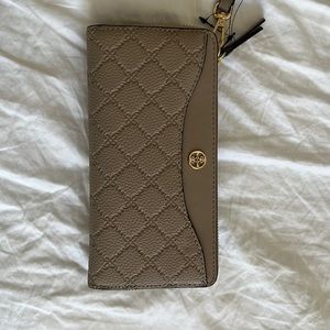 Nine West wristlet